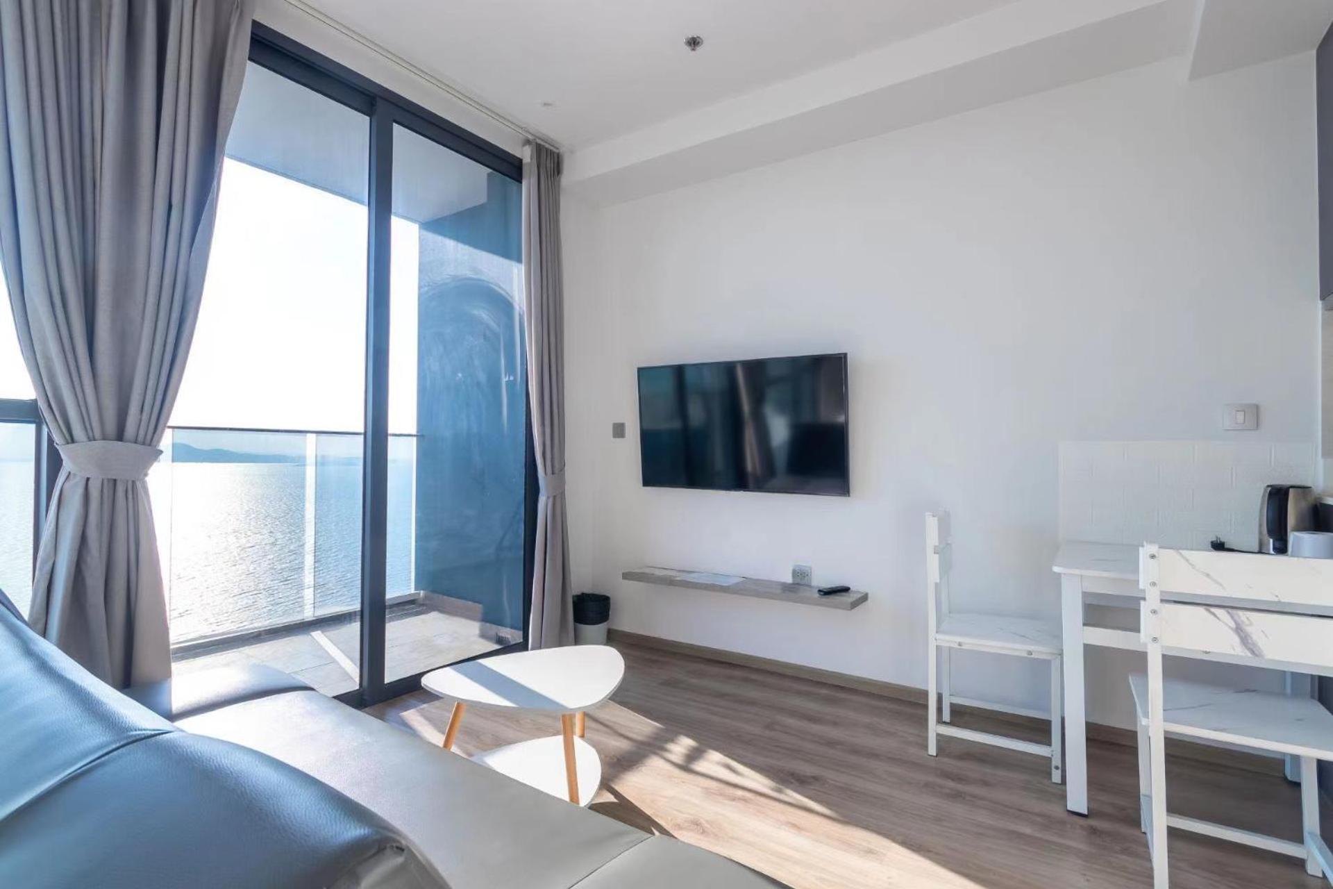 The Andromeda Condominium Seaview Pattaya Room photo