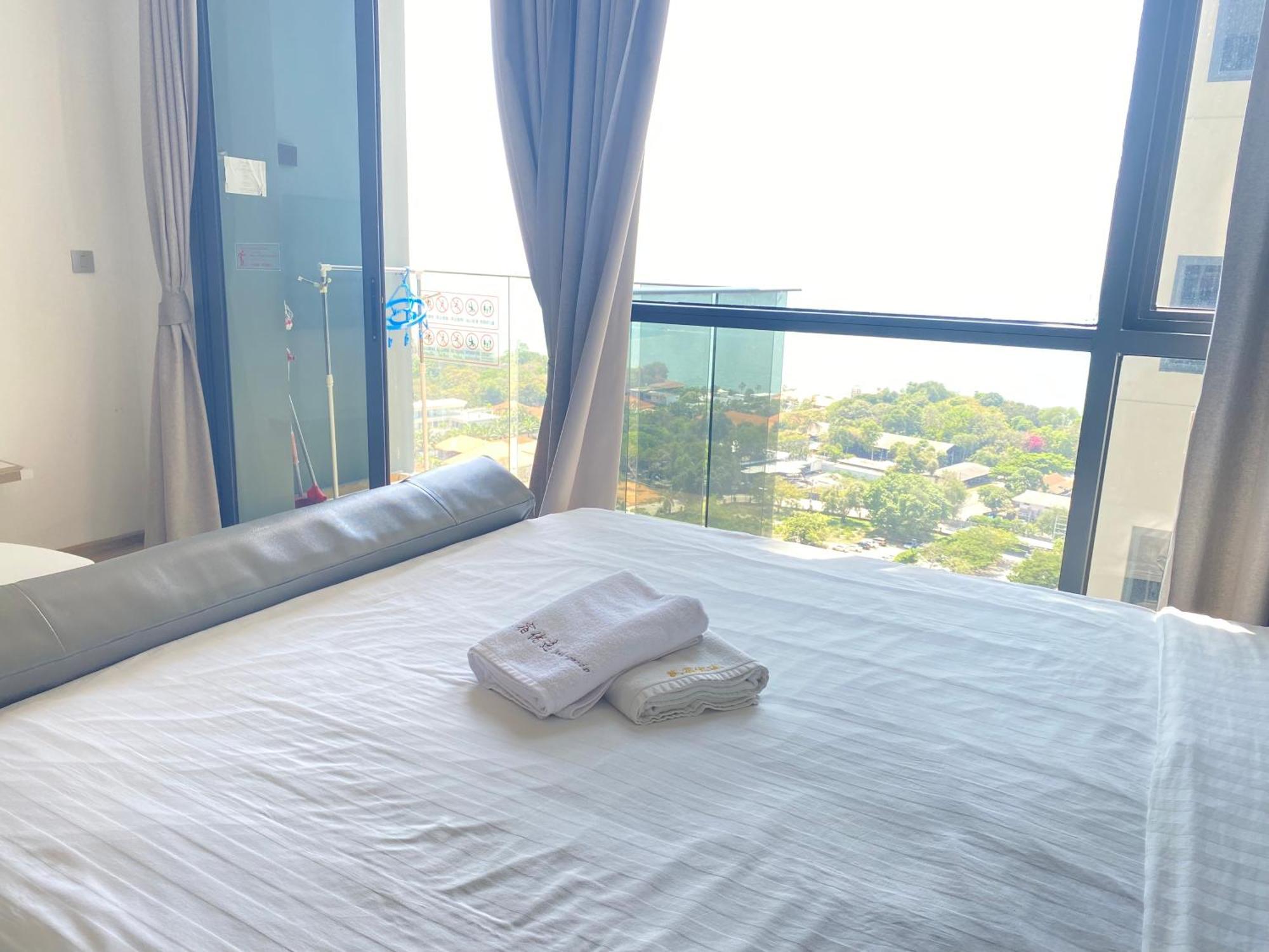 The Andromeda Condominium Seaview Pattaya Room photo