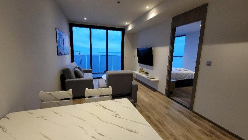 The Andromeda Condominium Seaview Pattaya Room photo