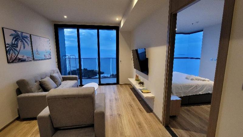 The Andromeda Condominium Seaview Pattaya Room photo