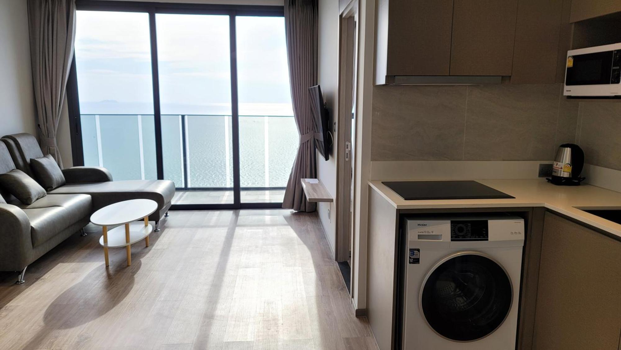 The Andromeda Condominium Seaview Pattaya Room photo