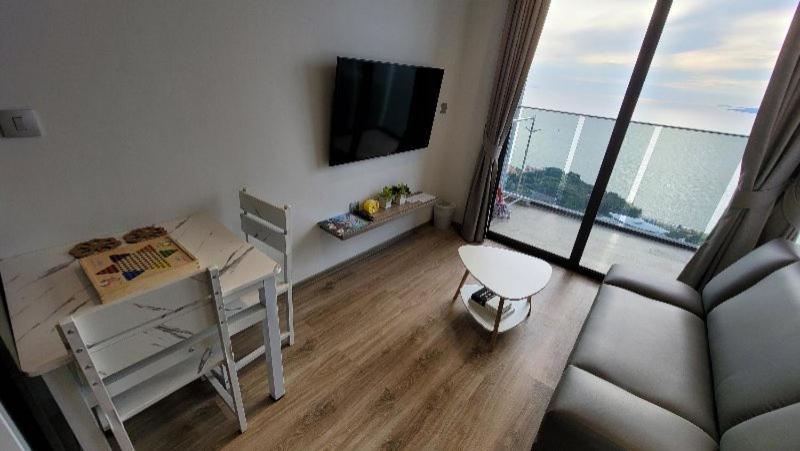 The Andromeda Condominium Seaview Pattaya Room photo