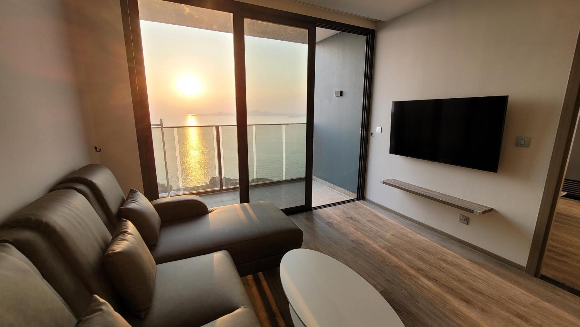 The Andromeda Condominium Seaview Pattaya Room photo