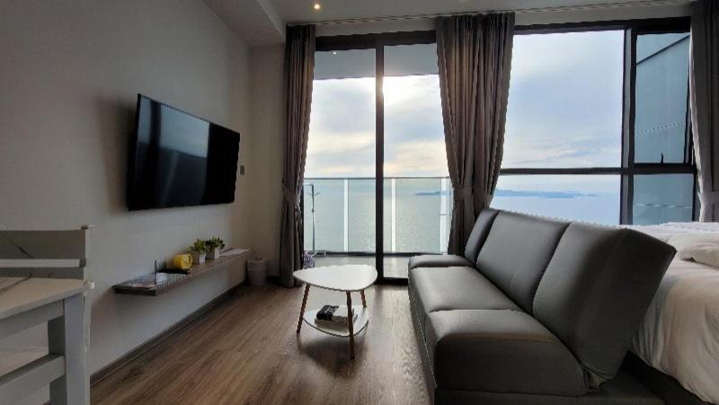 The Andromeda Condominium Seaview Pattaya Room photo